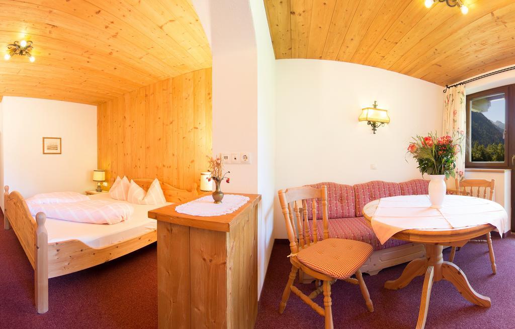 Hotel Rosengarten Neustift im Stubaital Quarto foto